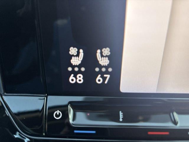 2025 Volkswagen Atlas 2.0T SE w/Technology 4MOTION