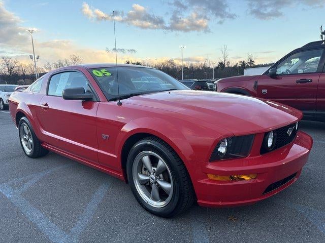 2005 Ford Mustang GT Deluxe