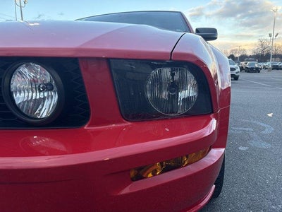 2005 Ford Mustang GT Deluxe