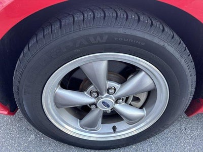 2005 Ford Mustang GT Deluxe