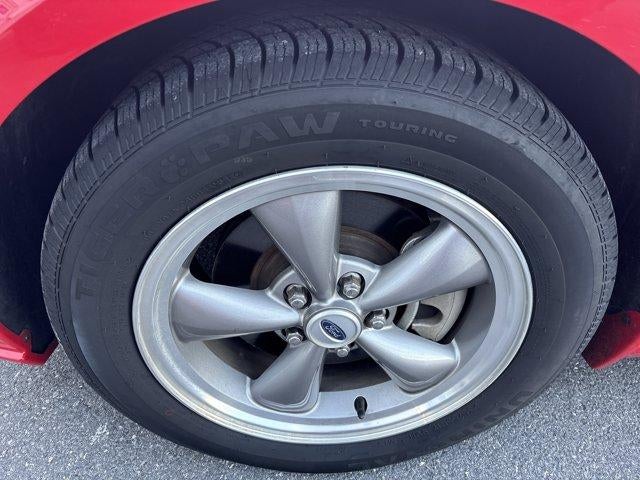 2005 Ford Mustang GT Deluxe