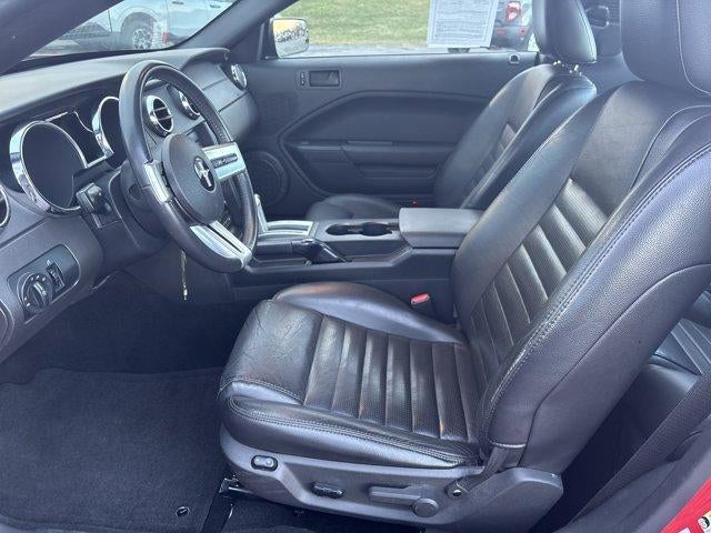 2005 Ford Mustang GT Deluxe