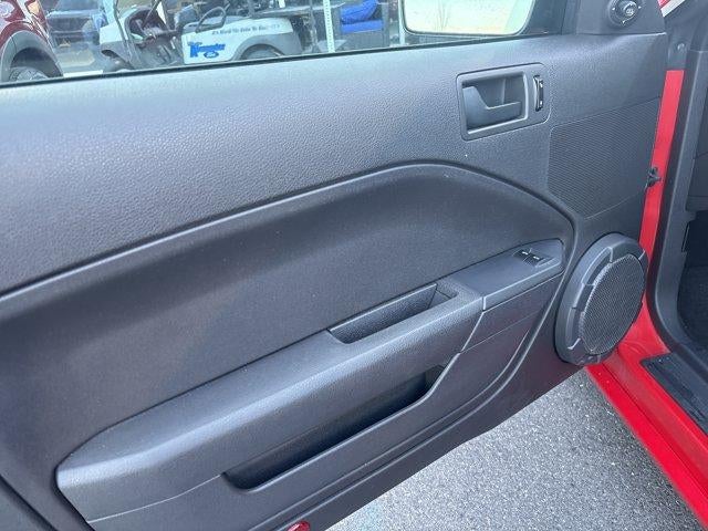 2005 Ford Mustang GT Deluxe