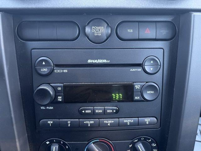 2005 Ford Mustang GT Deluxe