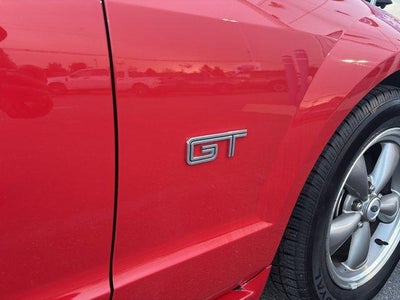 2005 Ford Mustang GT Deluxe