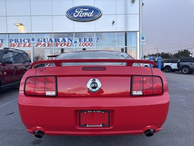 2005 Ford Mustang GT Deluxe