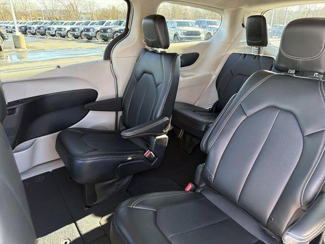 2024 Chrysler Pacifica Touring L FWD