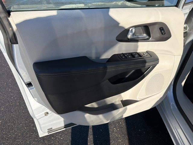 2024 Chrysler Pacifica Touring L FWD