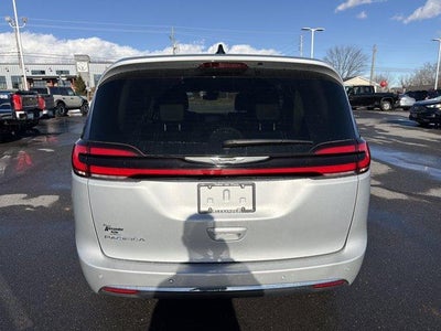 2024 Chrysler Pacifica Touring L FWD