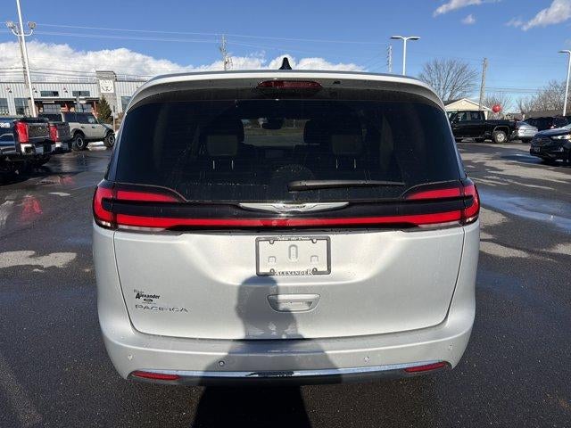 2024 Chrysler Pacifica Touring L FWD