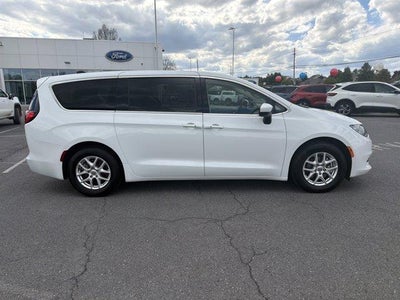 2023 Chrysler Voyager LX FWD
