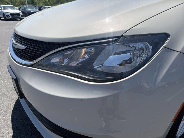 2017 Chrysler Pacifica Touring FWD