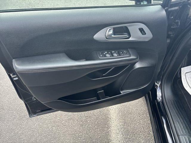 2025 Chrysler Pacifica Limited FWD