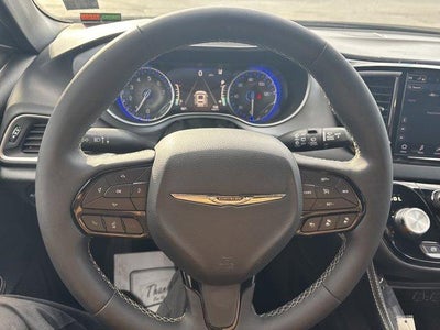 2025 Chrysler Pacifica Limited FWD