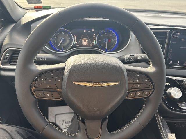 2025 Chrysler Pacifica Limited FWD