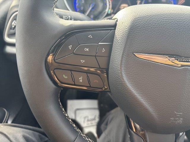 2025 Chrysler Pacifica Limited FWD