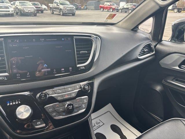 2025 Chrysler Pacifica Limited FWD