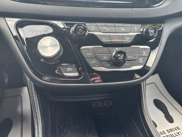 2025 Chrysler Pacifica Limited FWD