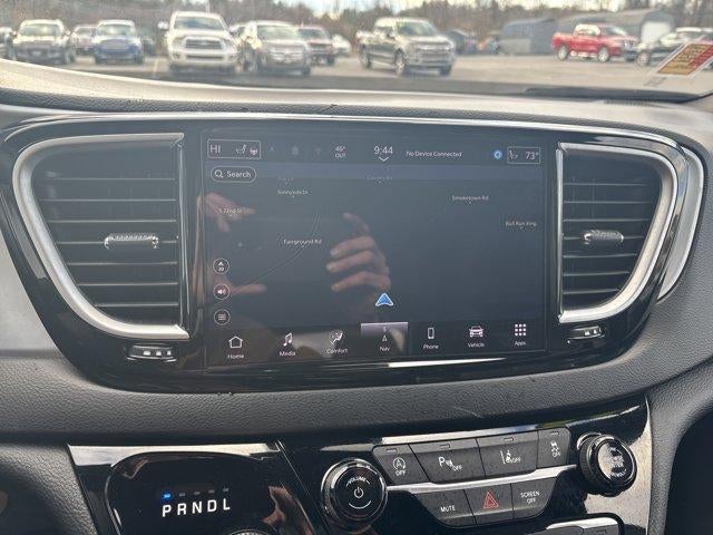 2025 Chrysler Pacifica Limited FWD