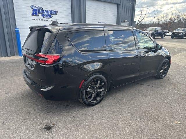 2025 Chrysler Pacifica Limited FWD