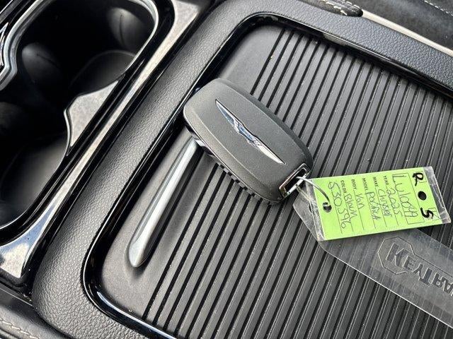 2025 Chrysler Pacifica Limited FWD