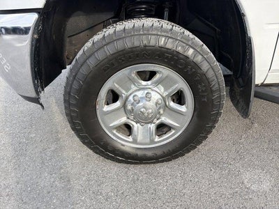 2015 RAM 3500 4WD Crew Cab 8 Ft Box Tradesman