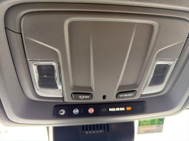 2024 Chevrolet Silverado 1500 Crew Cab Short Box 4-Wheel Drive Custom Trail Boss