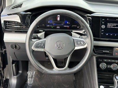 2024 Volkswagen Taos SE Black FWD
