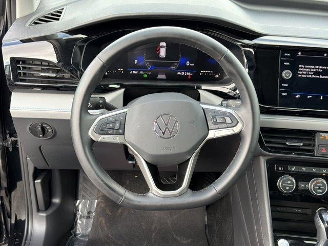 2024 Volkswagen Taos SE Black FWD