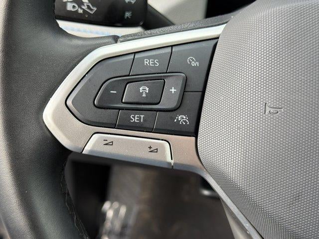 2024 Volkswagen Taos SE Black FWD