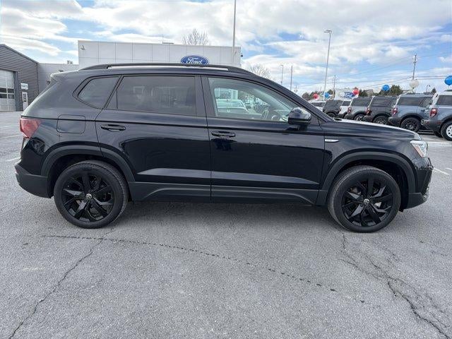 2024 Volkswagen Taos SE Black FWD