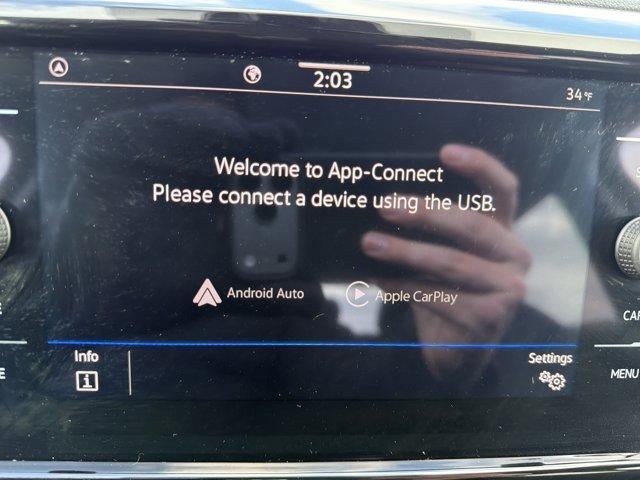 2024 Volkswagen Taos SE Black FWD