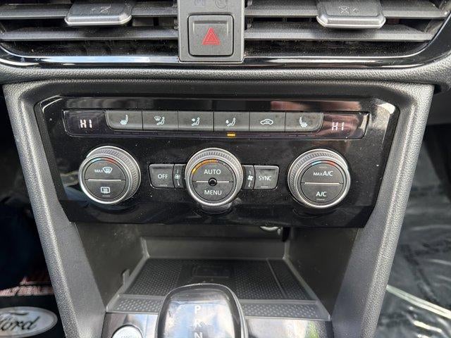 2024 Volkswagen Taos SE Black FWD