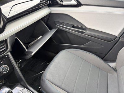 2024 Volkswagen Taos SE Black FWD