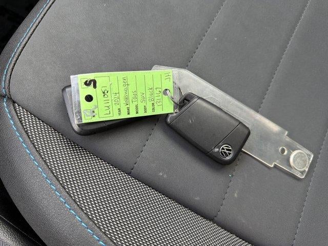 2024 Volkswagen Taos SE Black FWD