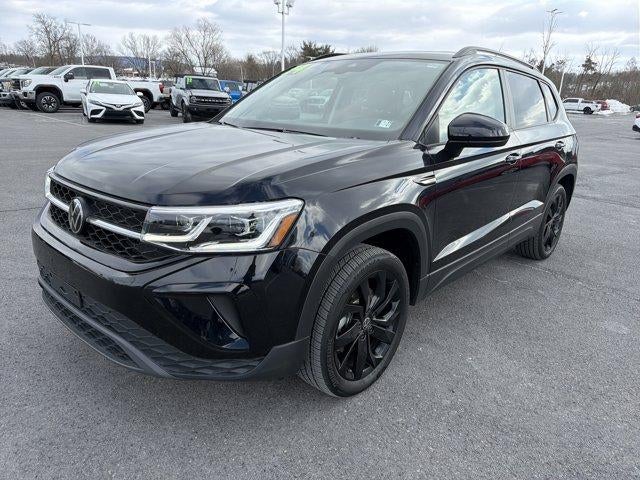2024 Volkswagen Taos SE Black FWD