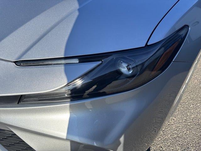 2025 Toyota Camry LE (SE)