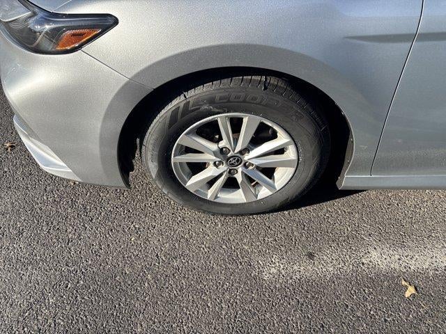 2025 Toyota Camry LE (SE)