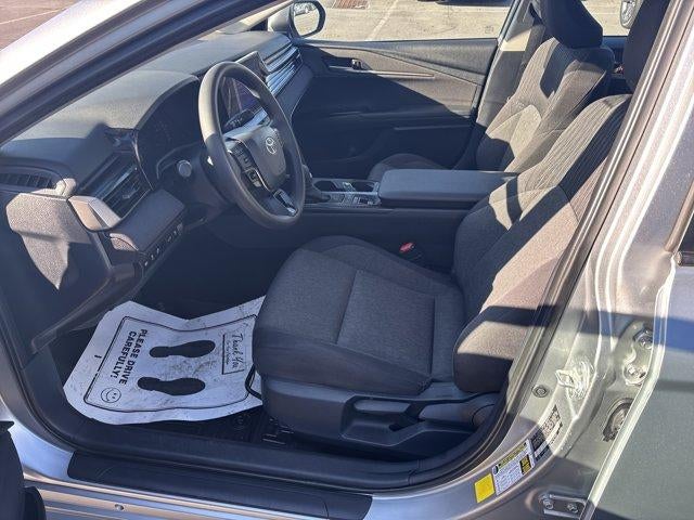 2025 Toyota Camry LE (SE)
