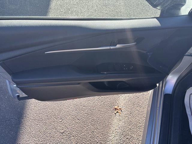 2025 Toyota Camry LE (SE)