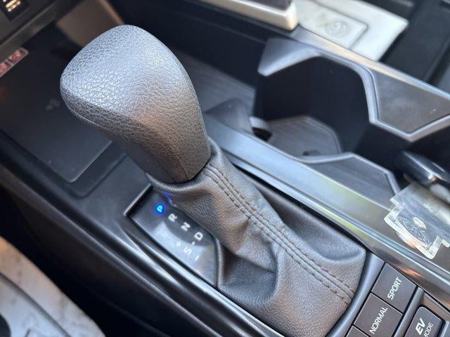 2025 Toyota Camry LE (SE)