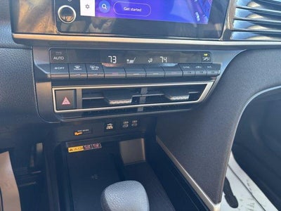 2025 Toyota Camry LE (SE)