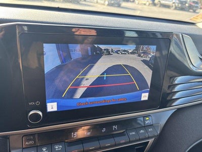 2025 Toyota Camry LE (SE)