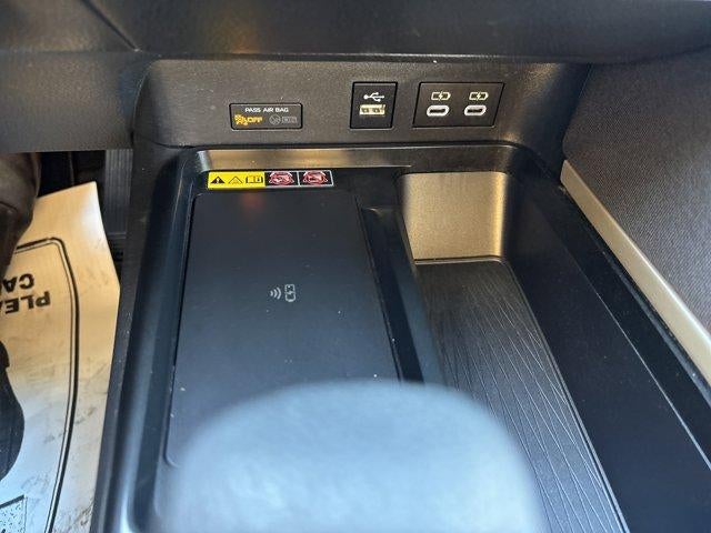 2025 Toyota Camry LE (SE)