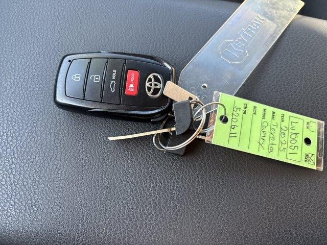 2025 Toyota Camry LE (SE)