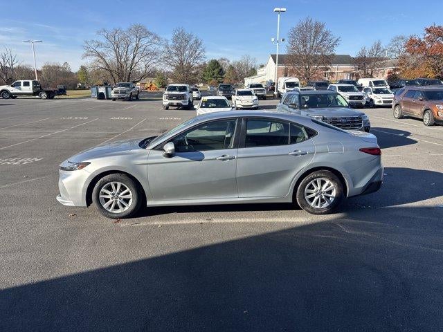 2025 Toyota Camry LE (SE)