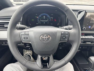 2025 Toyota Camry SE AWD (Natl)