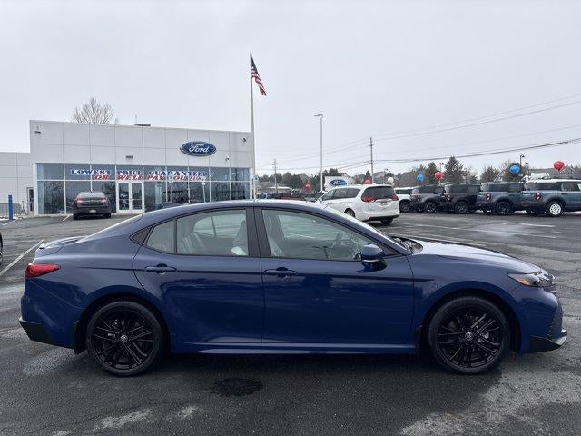 2025 Toyota Camry SE AWD (Natl)