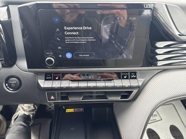 2025 Toyota Camry SE AWD (Natl)