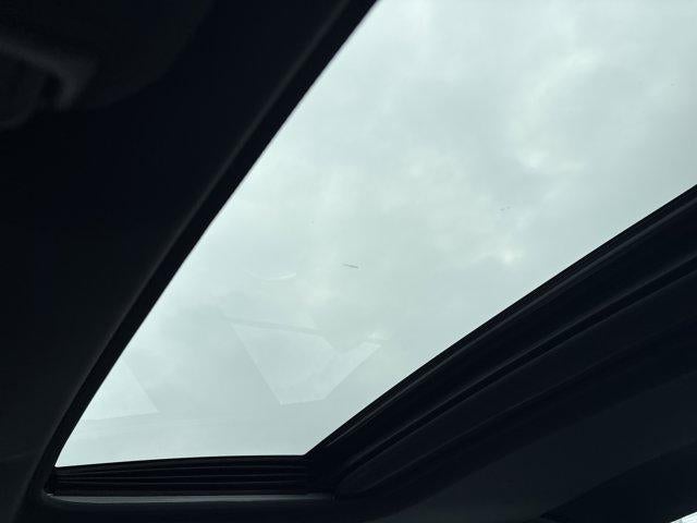 2025 Toyota Camry SE AWD (Natl)